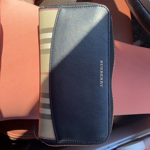 Burberry Purse and Wallet - Picture 2 of 5